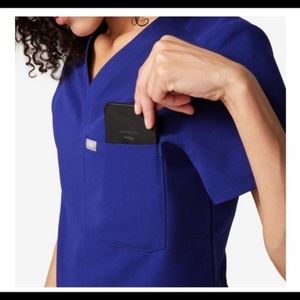 FIGS Catarina Top in Deep Royal size S